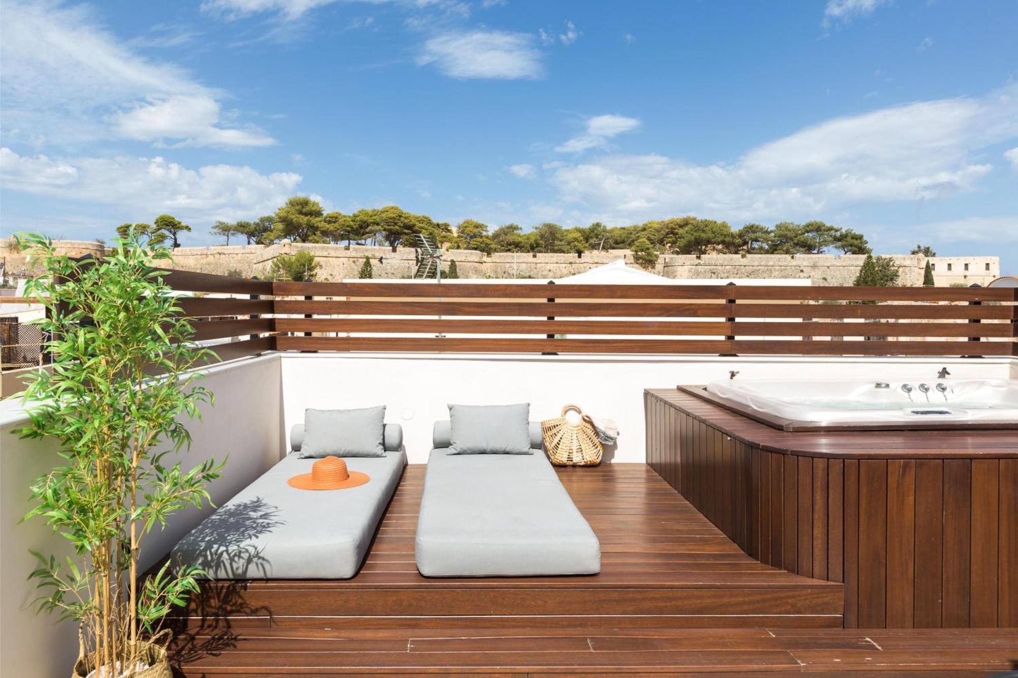 Le Bijou Luxury *